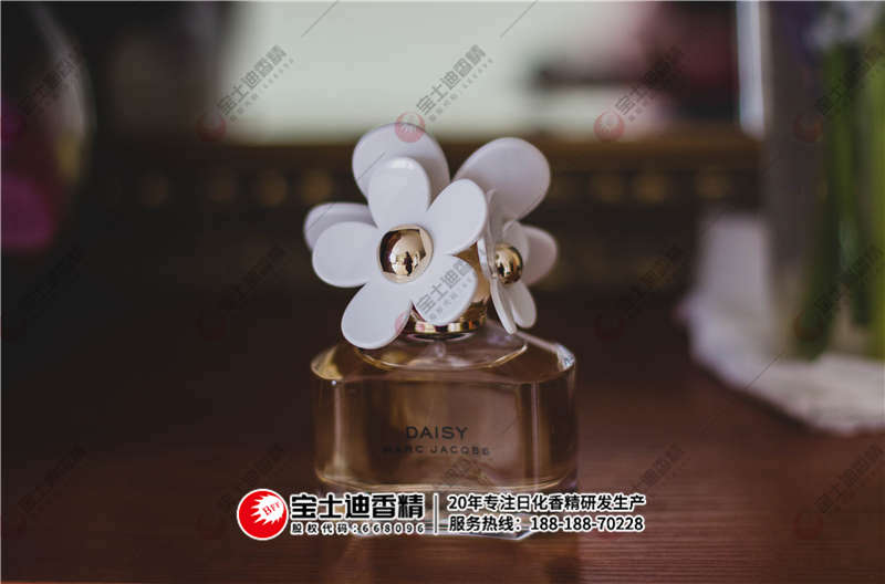 香水(shuǐ) 香(xiāng)水