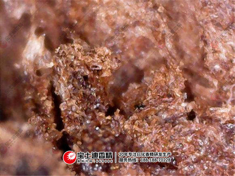 很多(duō)樹(shù)脂結狀體 很多樹脂結狀體