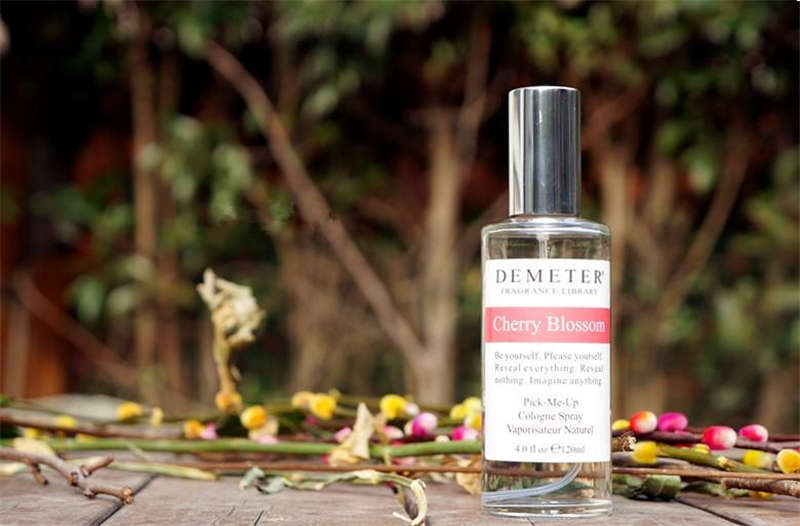 一瓶阿(ā)蒂仙香水 一瓶阿蒂仙香水