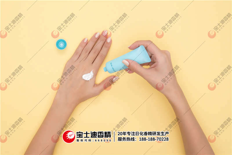 擦護手霜 擦護(hù)手霜